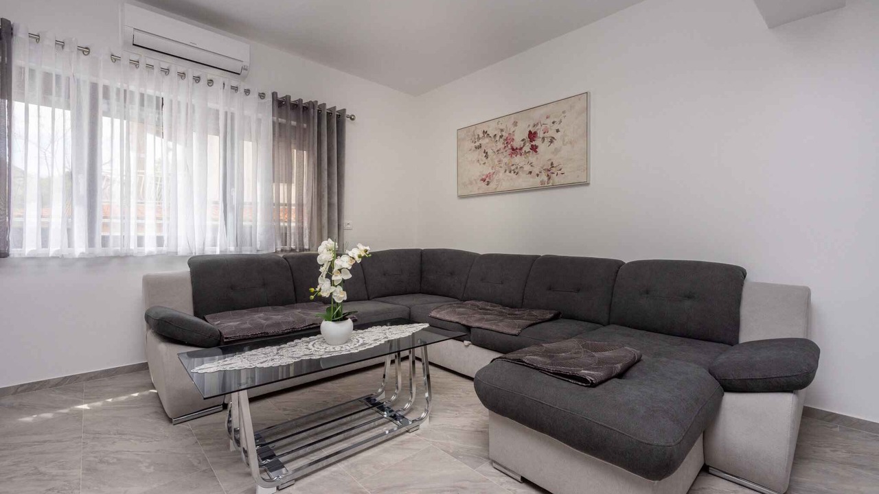 Photo of Livingroom in Vantacici