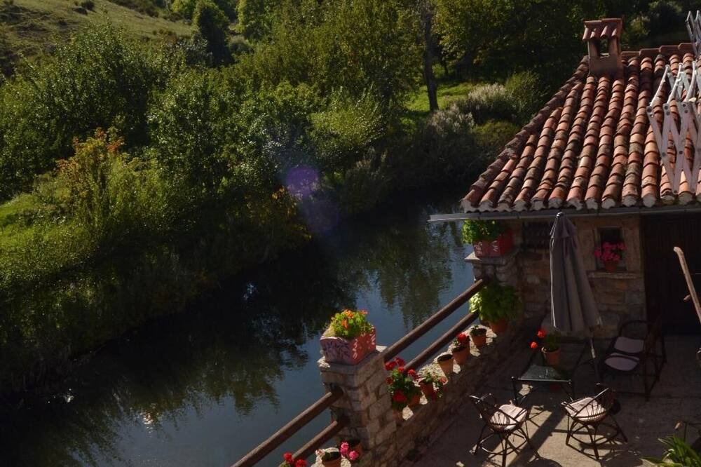 Photo of Outdoor in La Pola de Gordon