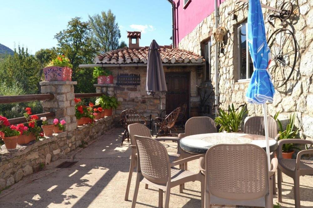 Photo of Outdoor in La Pola de Gordon
