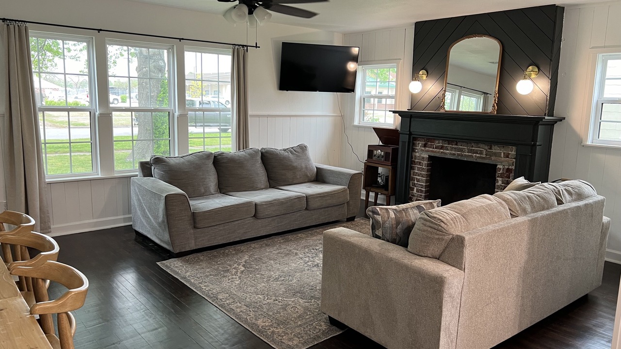 Photo of Livingroom in Pryor