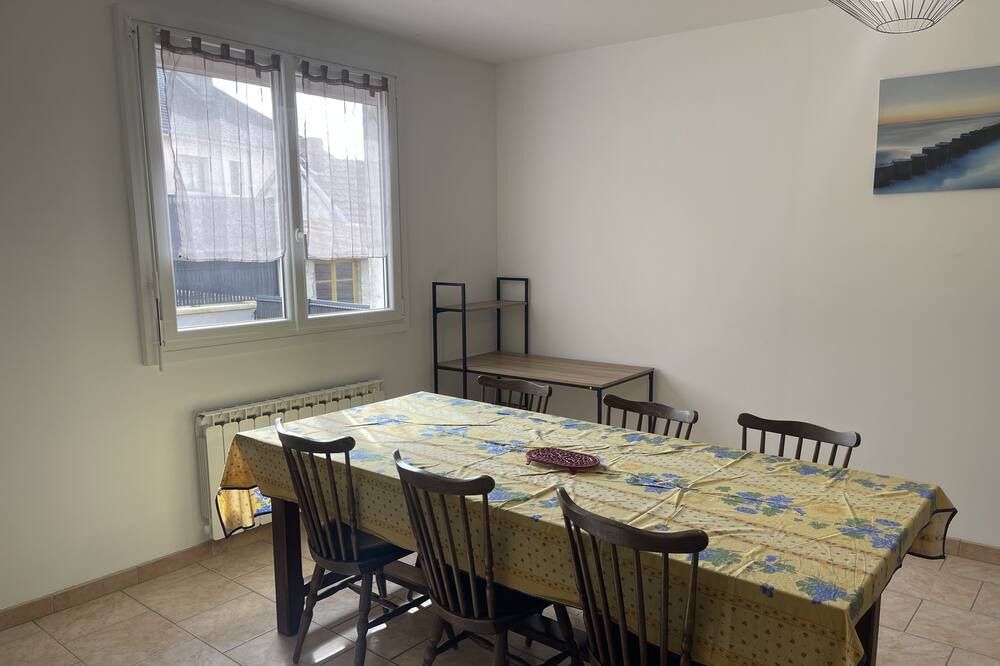 Photo of Others in Grauves