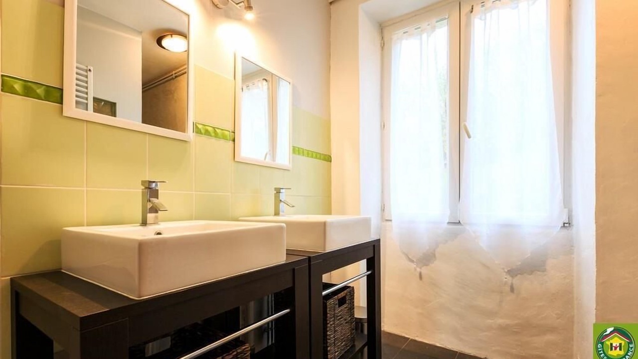 Photo of Bathroom in Prondines