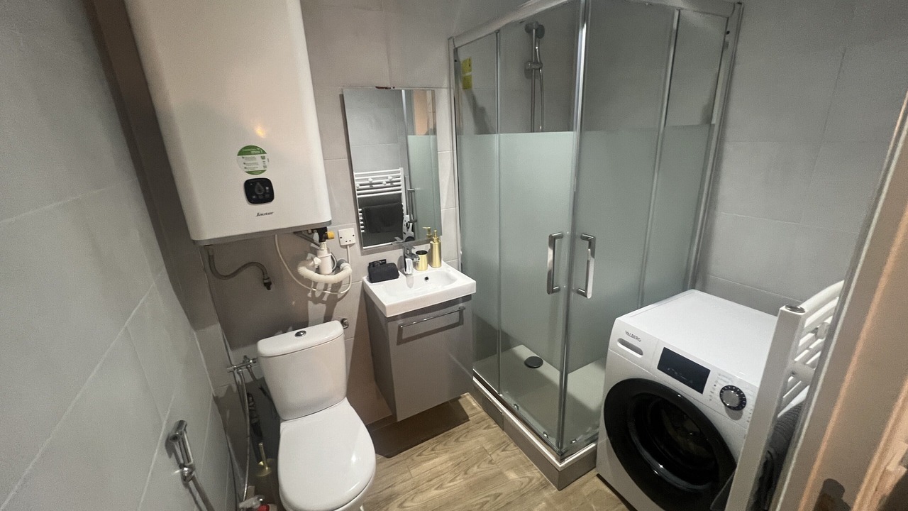 Photo of Others in Bondy