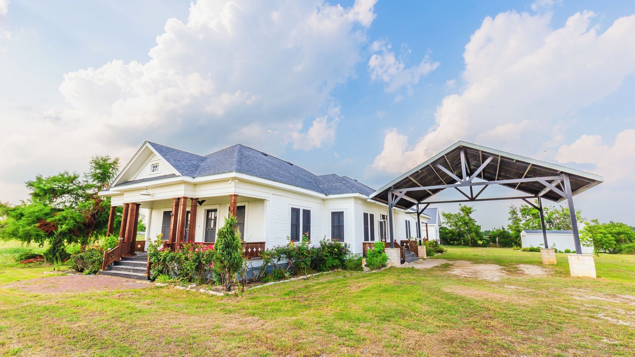 Photo of Outdoor in Manor