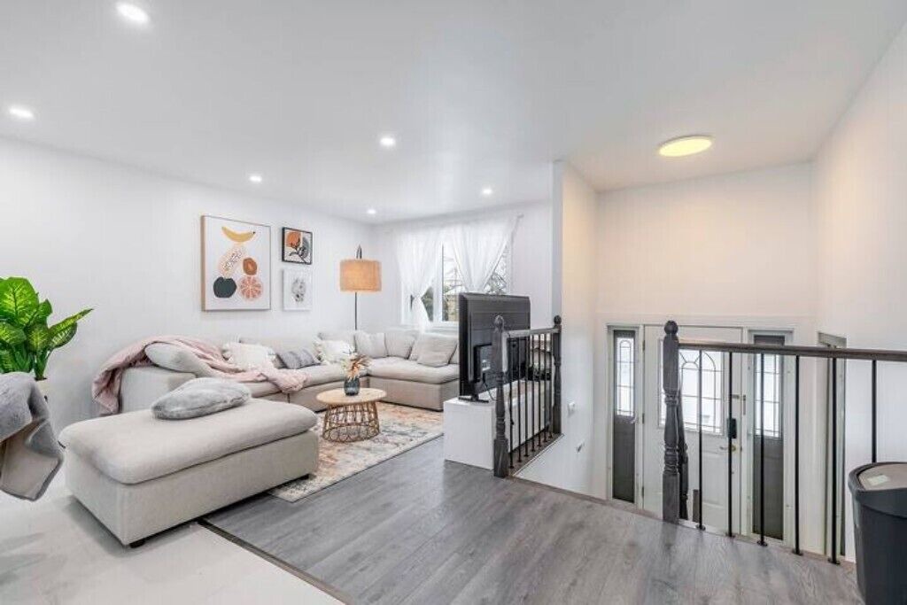 Photo of Livingroom in Brossard