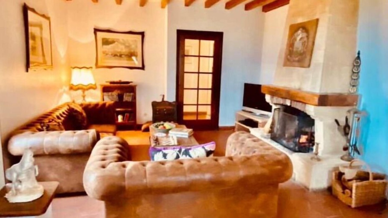 Photo of Livingroom in Lapeyrouse-Mornay