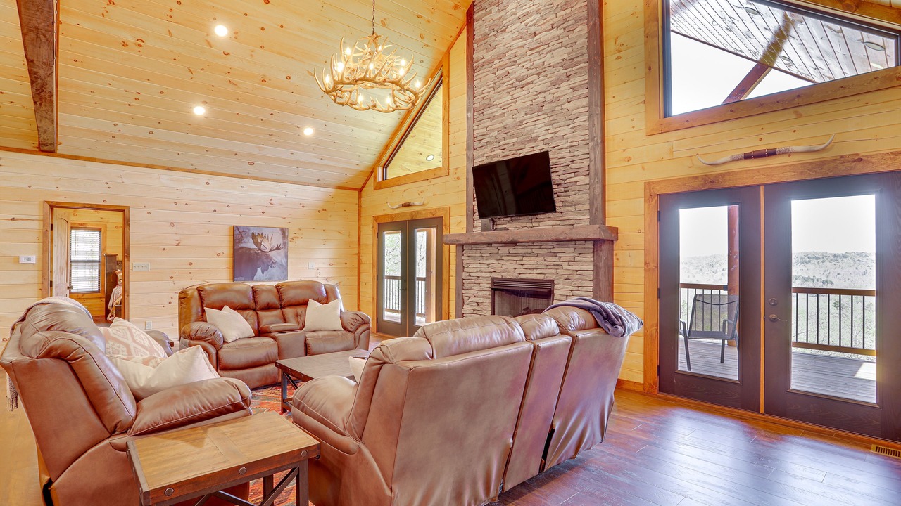 Photo of Livingroom in Van Buren