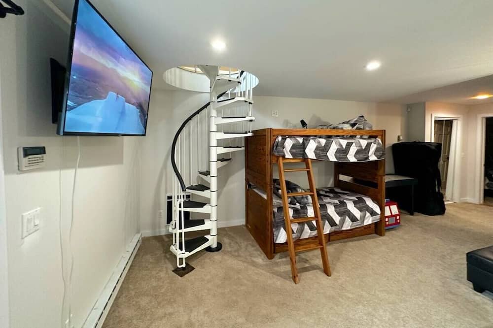 Photo of Others in Hunter