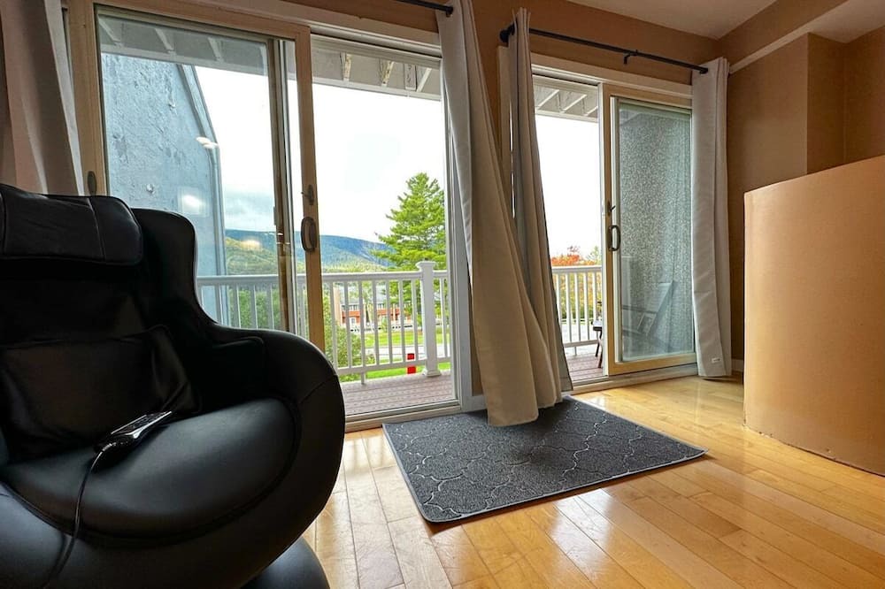 Photo of Others in Hunter