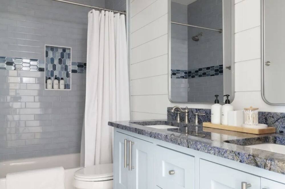 Photo of Bathroom in Galveston