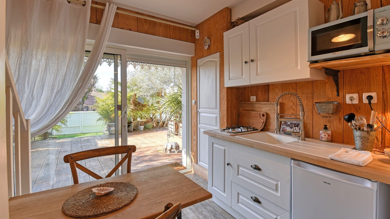 Photo of Kitchen in Saint-Pantaleon-de-Larche