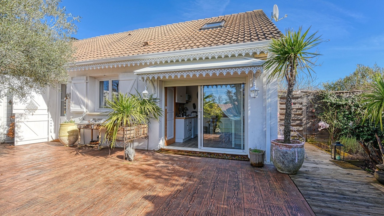 Photo of Outdoor in Saint-Pantaleon-de-Larche