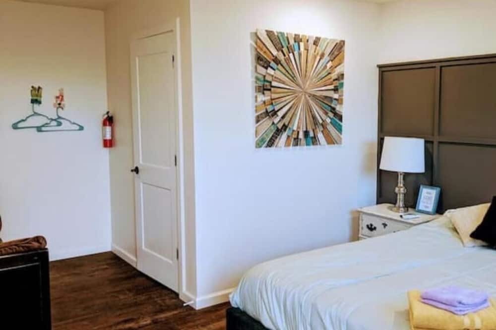 Photo of Bedroom in Winslow