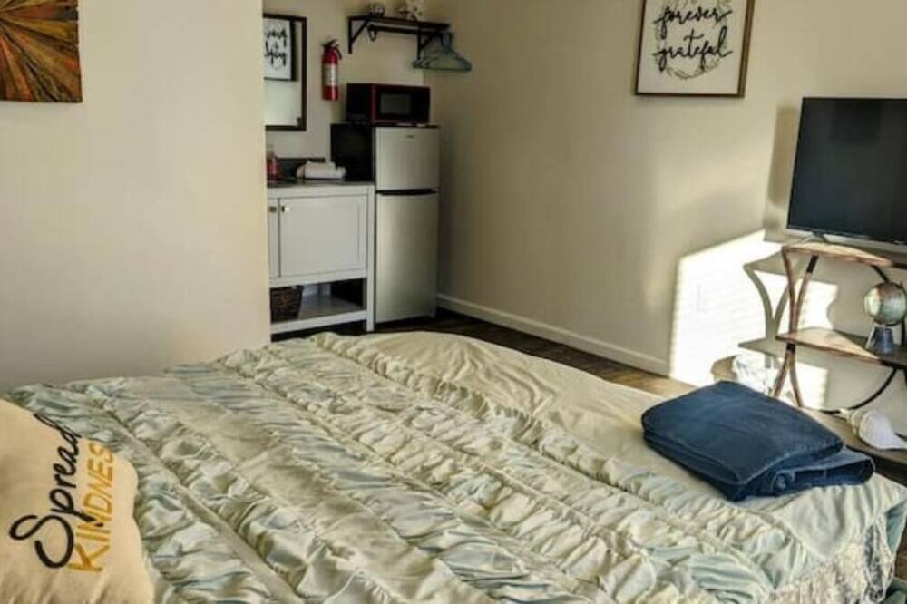 Photo of Bedroom in Winslow