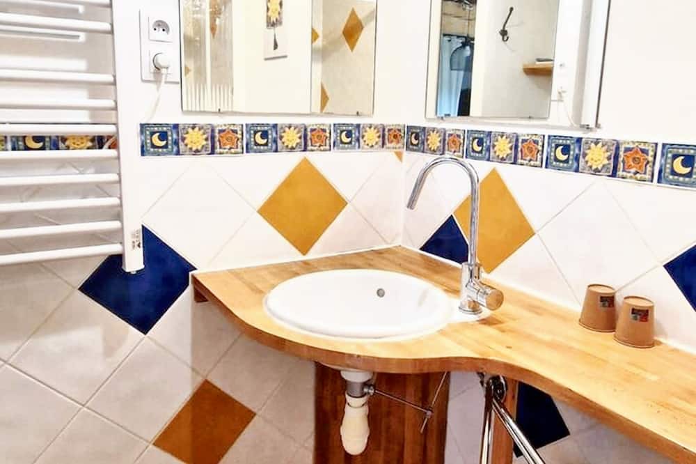 Photo of Bathroom in Lignairolles