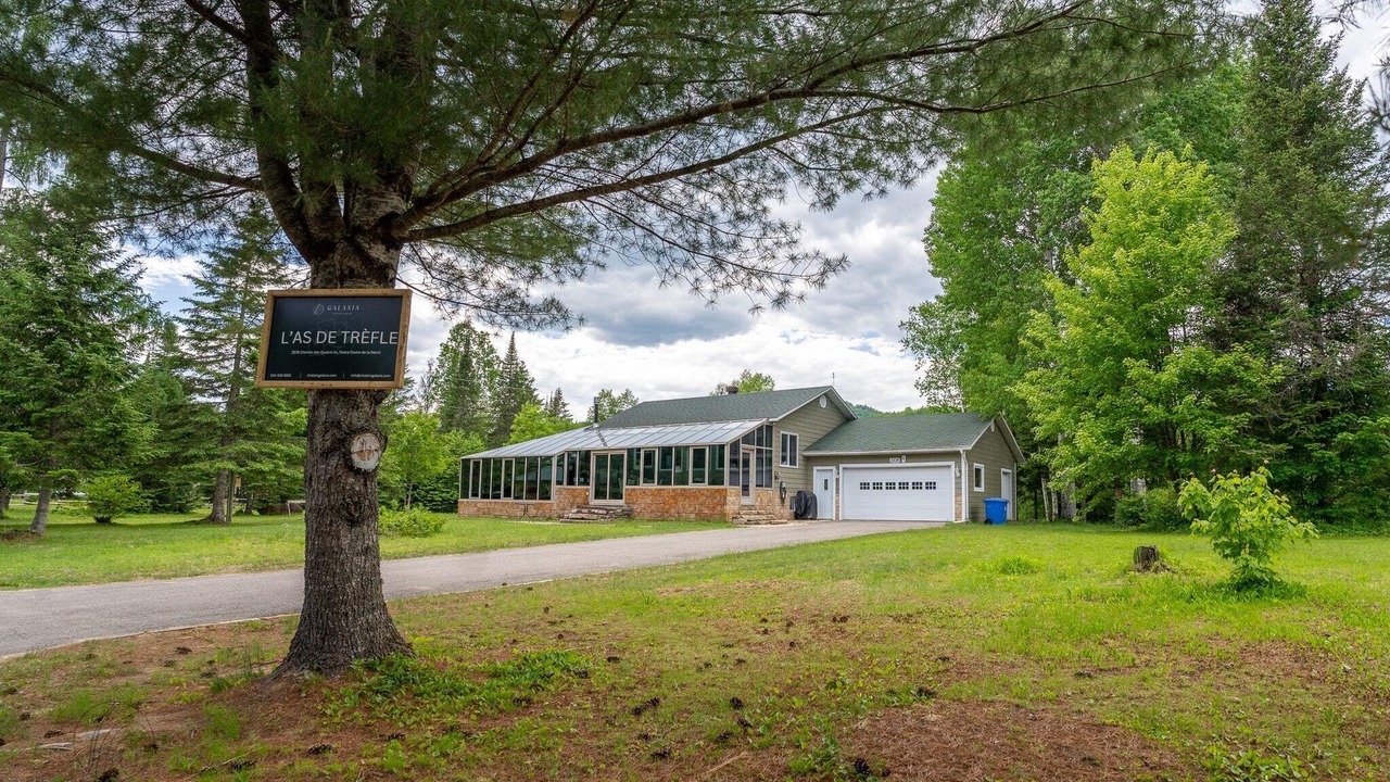 Photo of Outdoor in Notre-Dame-de-la-Merci