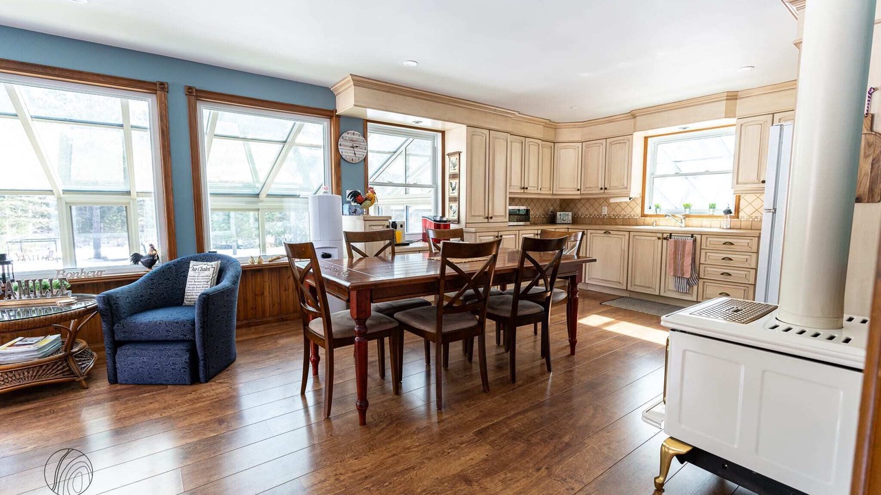 Photo of Kitchen in Notre-Dame-de-la-Merci