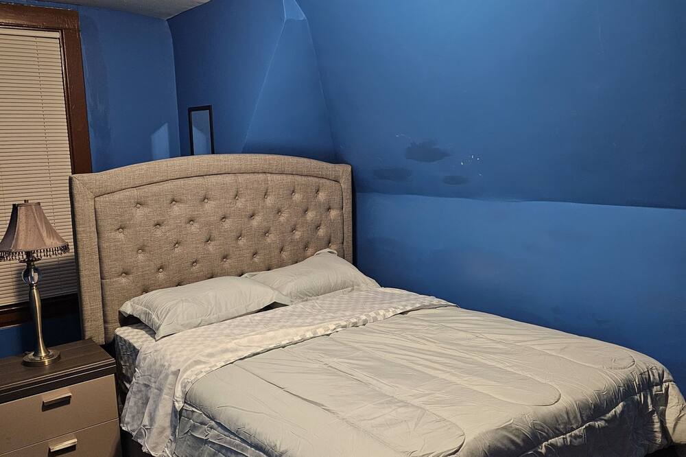 Photo of Bedroom in South Chicago Heights