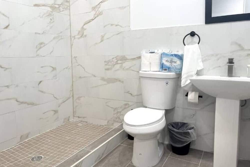 Photo of Bathroom in Mantua