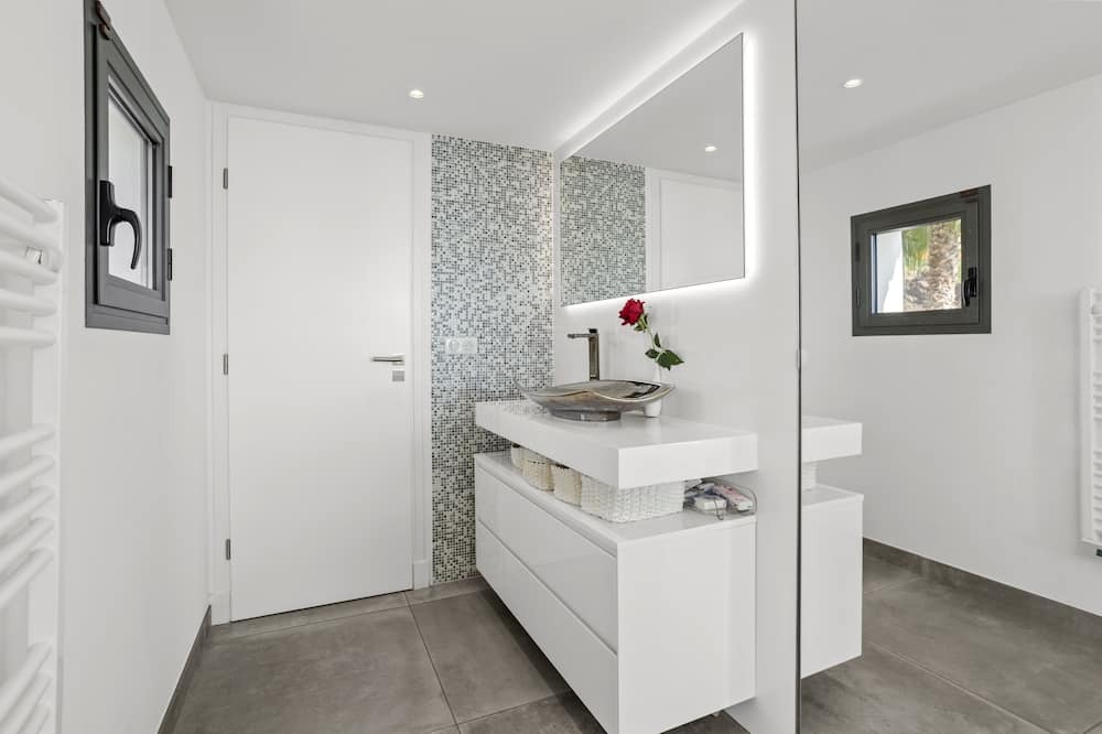 Photo of Bathroom in Golfe Juan