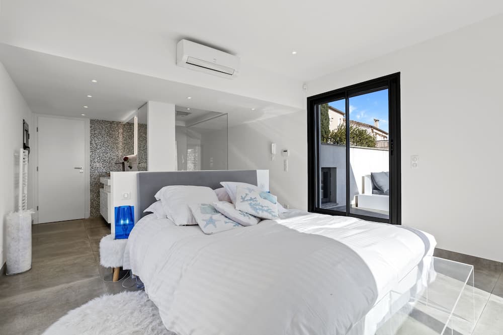 Photo of Bedroom in Golfe Juan