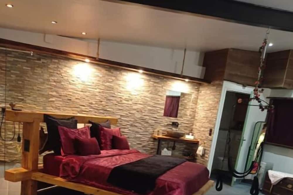 Photo of Bedroom in Jouy