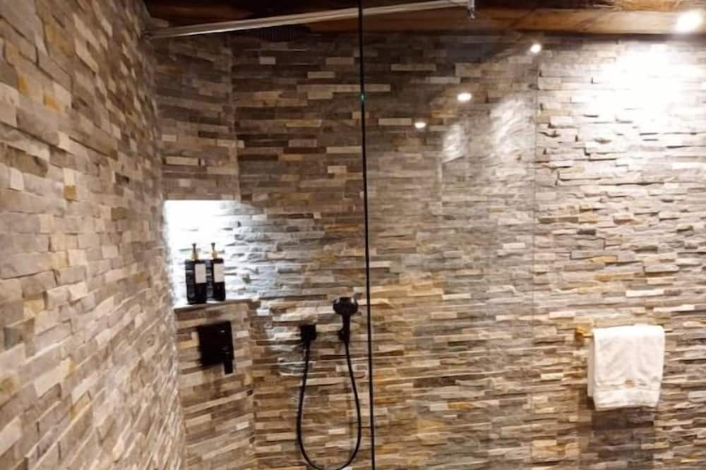 Photo of Bathroom in Jouy