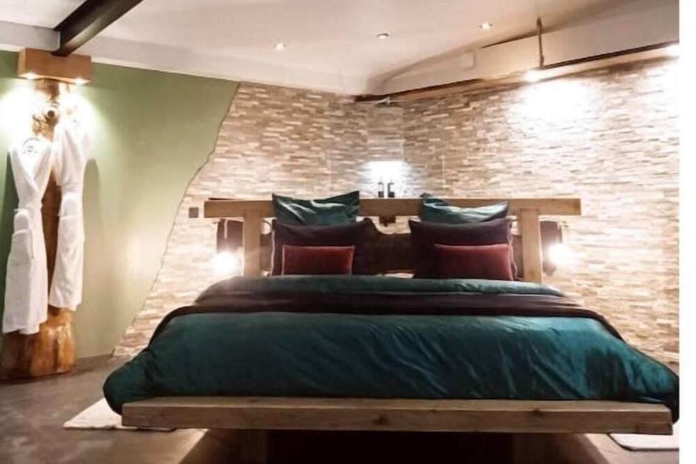 Photo of Bedroom in Jouy