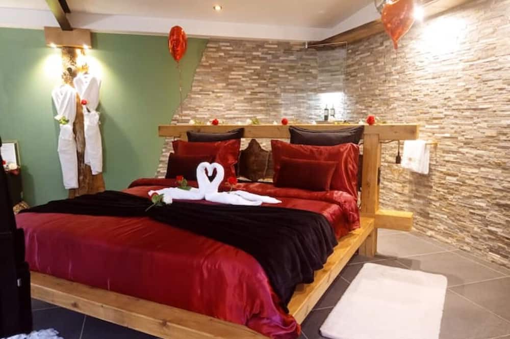 Photo of Bedroom in Jouy