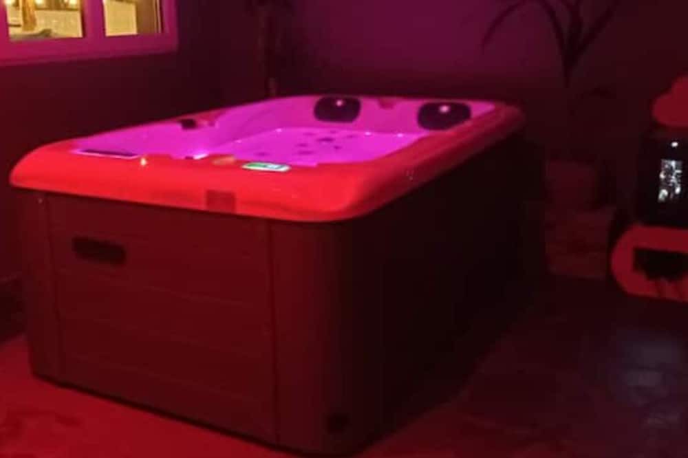 Photo of Bathroom in Jouy