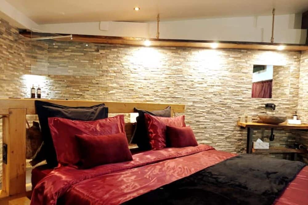 Photo of Bedroom in Jouy