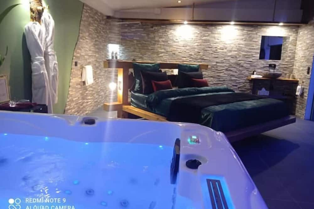 Photo of Bathroom in Jouy