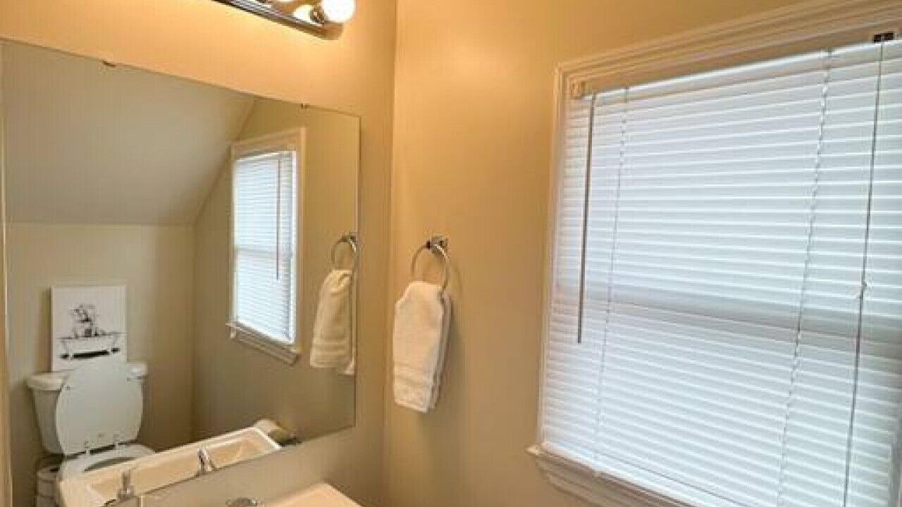 Photo of Bathroom in MLK University