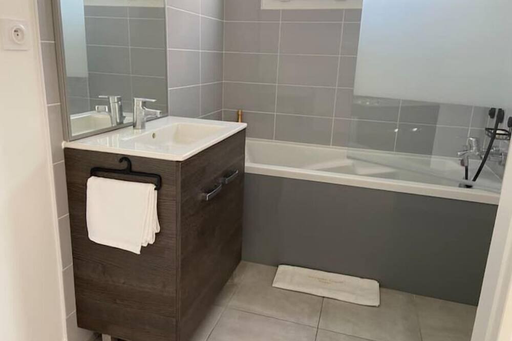 Photo of Bathroom in Lion-sur-Mer