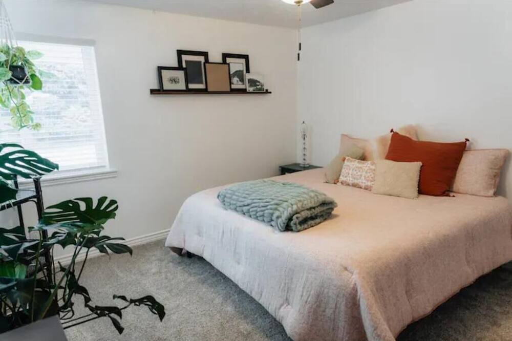 Photo of Bedroom in Mountain Green