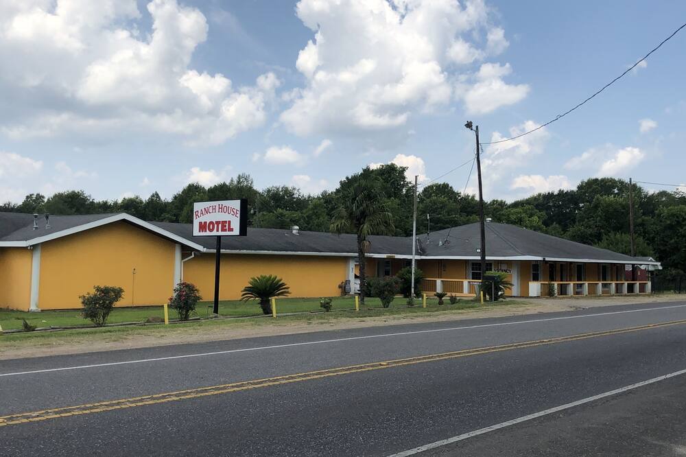 Photo of Outdoor in Effie