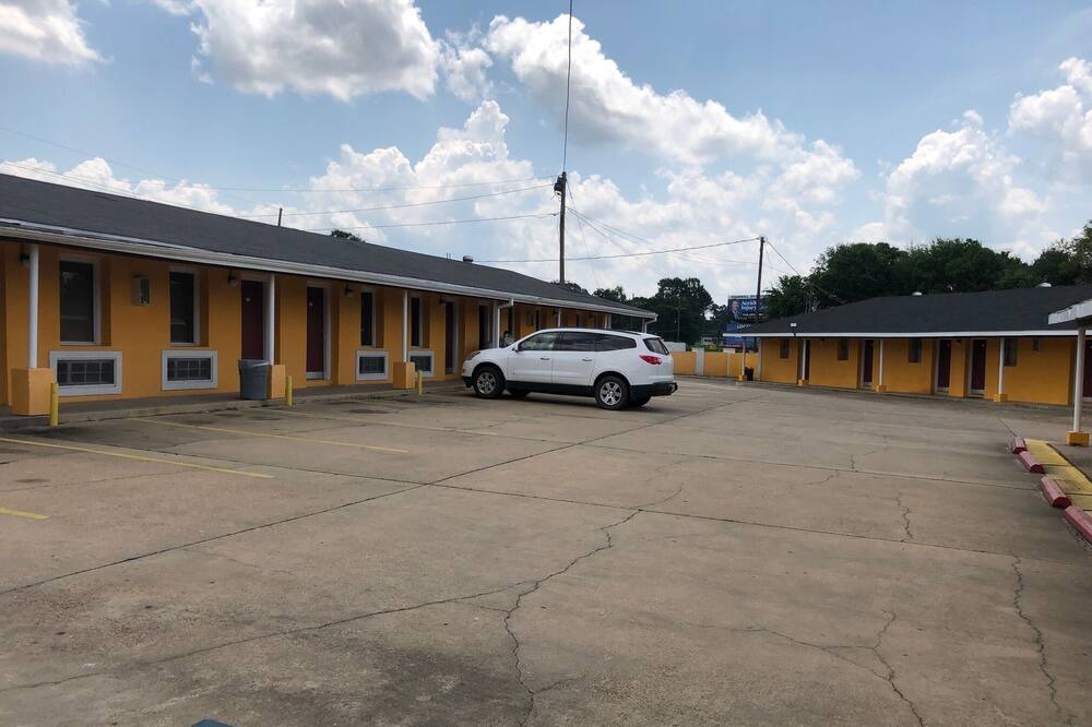 Photo of Outdoor in Effie