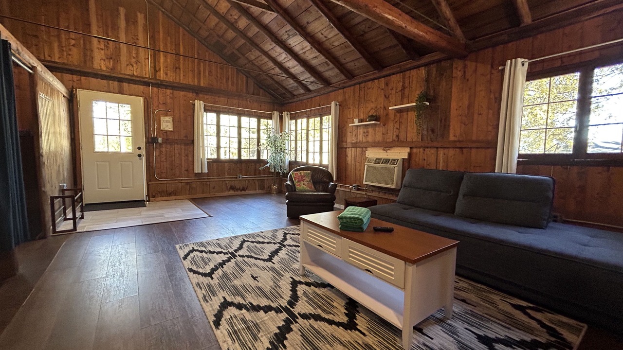 Photo of Livingroom in Applegate