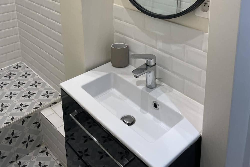 Photo of Bathroom in Pantin