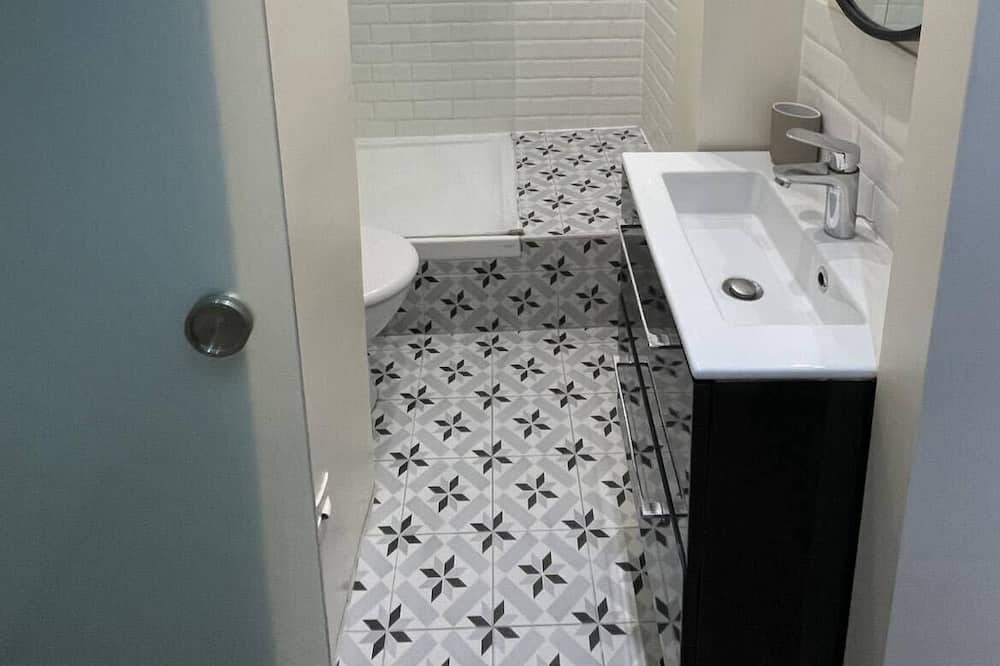 Photo of Bathroom in Pantin