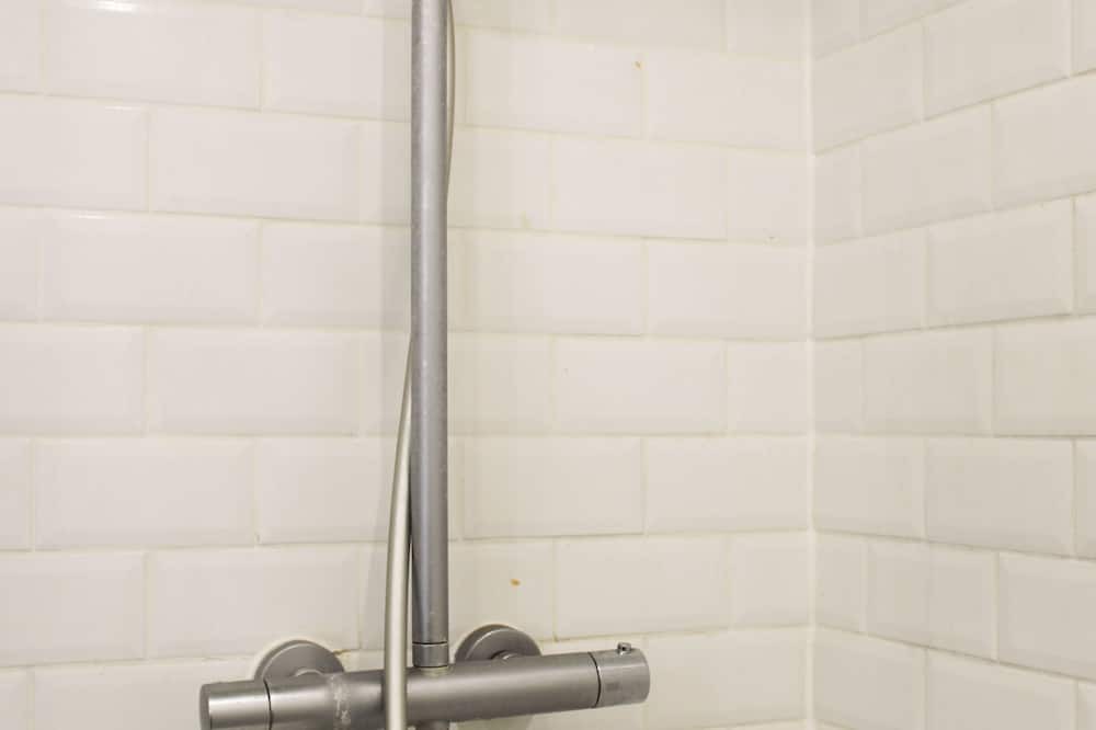 Photo of Bathroom in Pantin