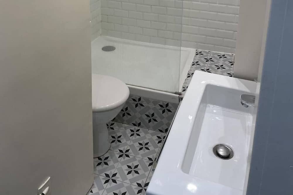 Photo of Bathroom in Pantin