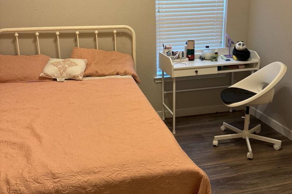 Photo of Bedroom in Quincy