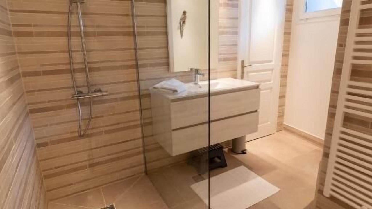 Photo of Bathroom in Montevrain