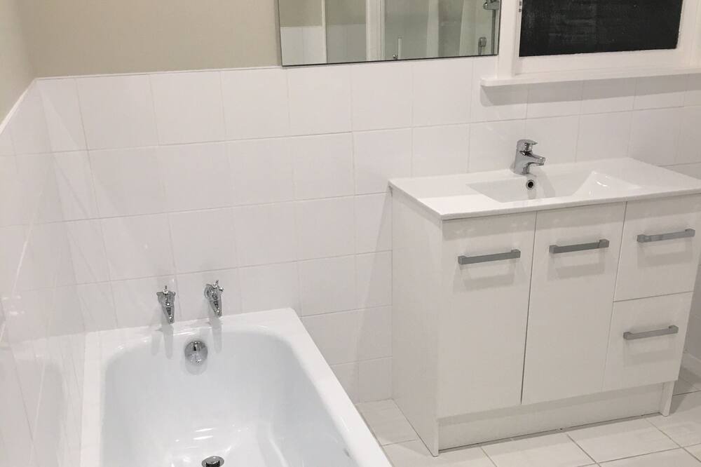 Photo of Bathroom in Oamaru