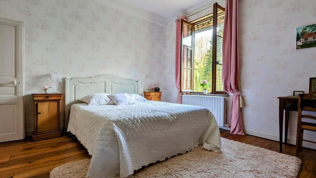 Photo of Others in Feings