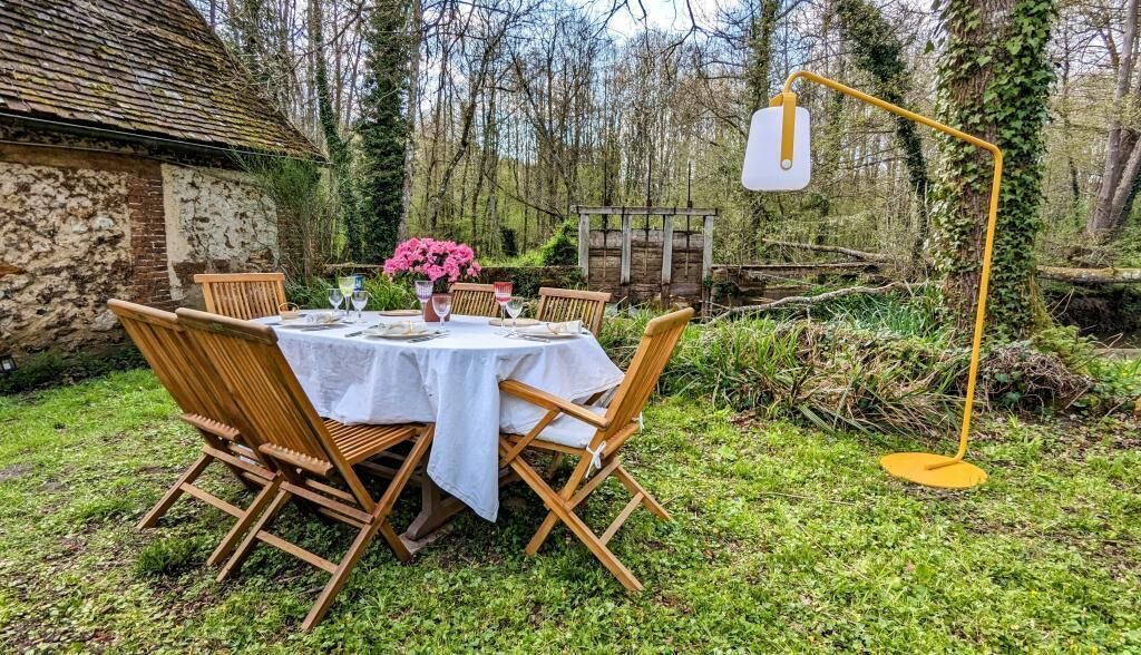 Photo of Others in Feings