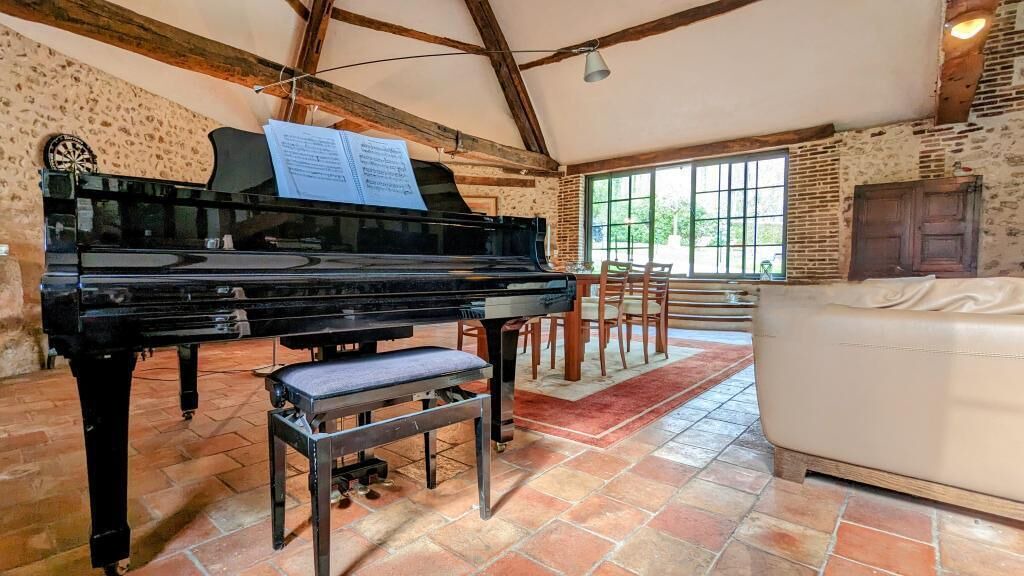 Photo of Others in Feings