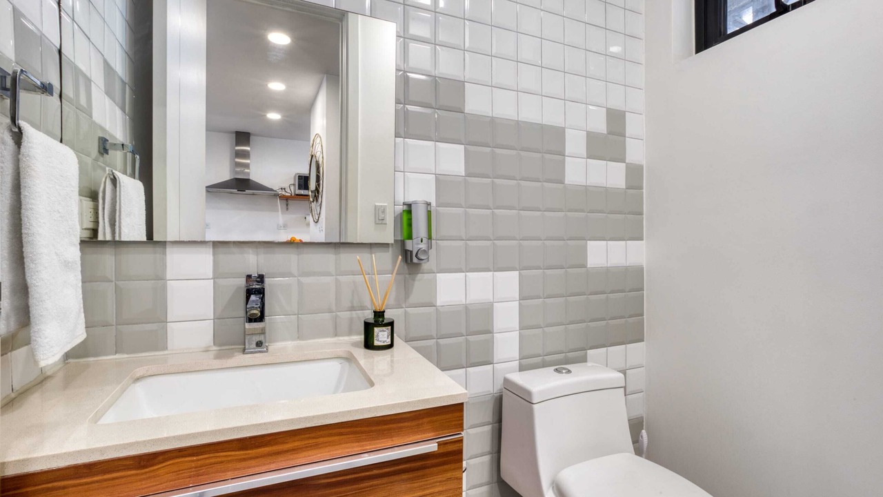 Photo of Bathroom in Avenida Revolucion