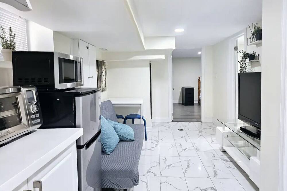 Photo of Livingroom in Trinity - Bellwoods